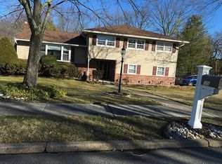 39 Mayfair Dr, Wayne, NJ 07470
