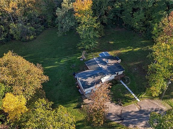 5th image of 1300 Beech Dr