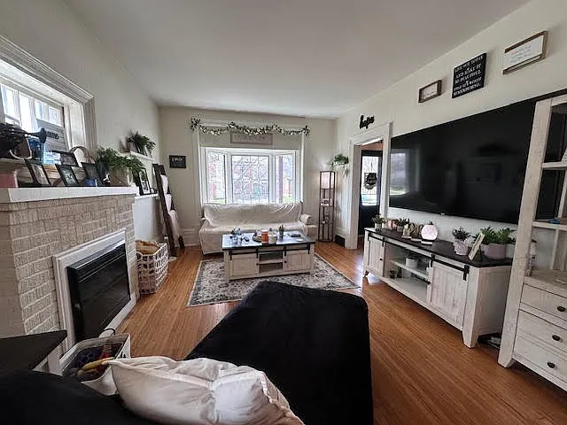 299 Wellington St — Photo 8