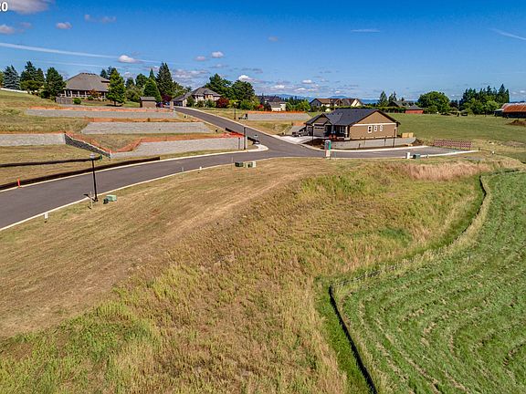 5th image of 826 W Golden Eagle Ave #33