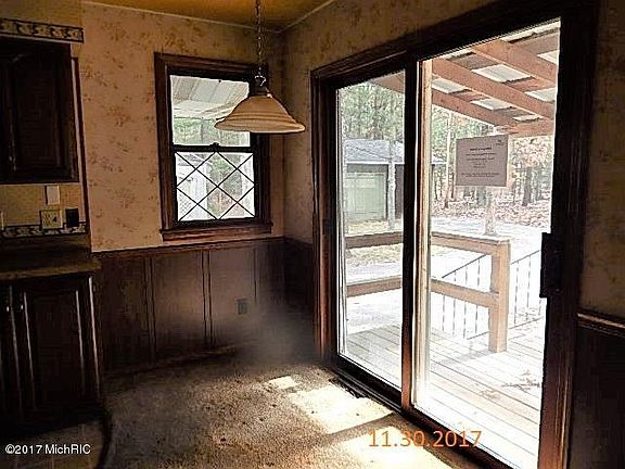 5th image of 2543 E 82nd St