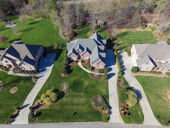 3rd image of 8210 William Wallace Dr
