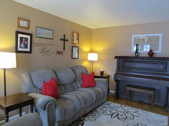 4th image of 7808 Meadowlark Dr
