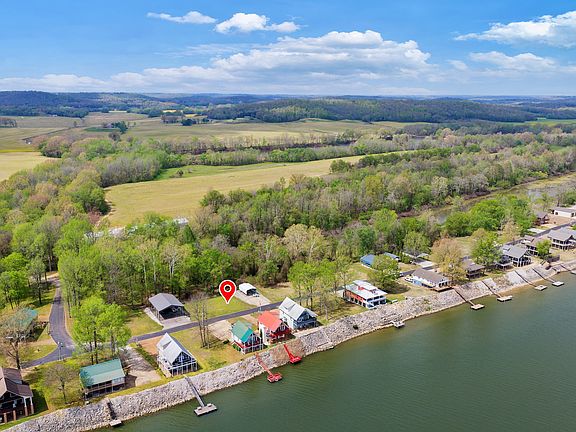 3rd image of 447 Miracle Rd