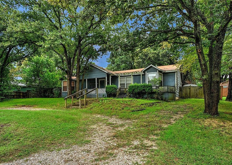 1st image of 1683 Hillcrest Cir