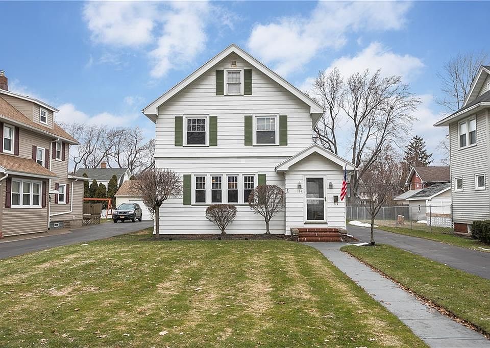1st image of 184 Seville Dr
