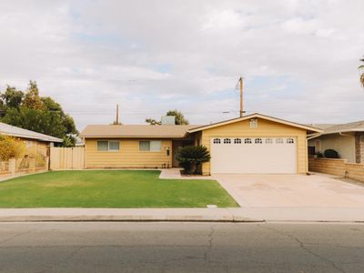 2049 6th Ave, Delano, CA, 93215