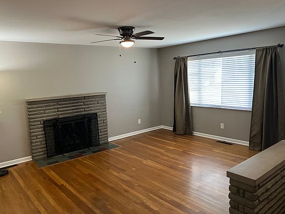 4th image of 2706 Queensway Dr