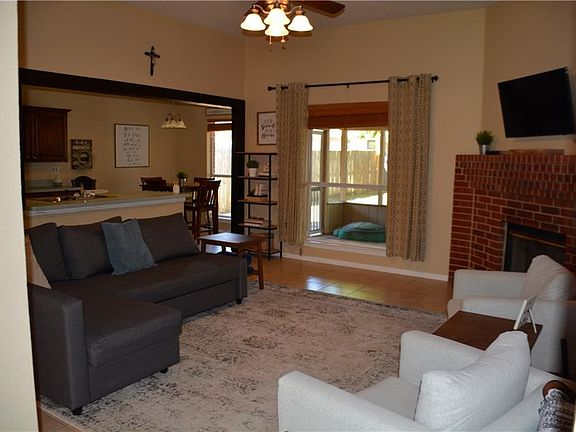 4th image of 6734 Big Springs Dr