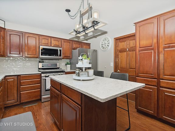 3rd image of 2510 Cattleman Dr