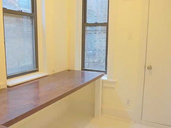 5th image of 178 Ludlow St #4R