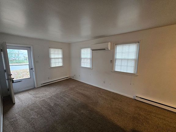 4th image of 1605B S Buren St Unit B