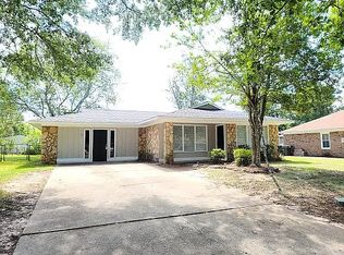 210 Scarborough Rd, Centerville, GA 31028