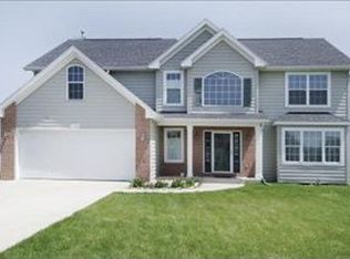 7231 Hunters Ridge Dr, Kalamazoo, MI 49009