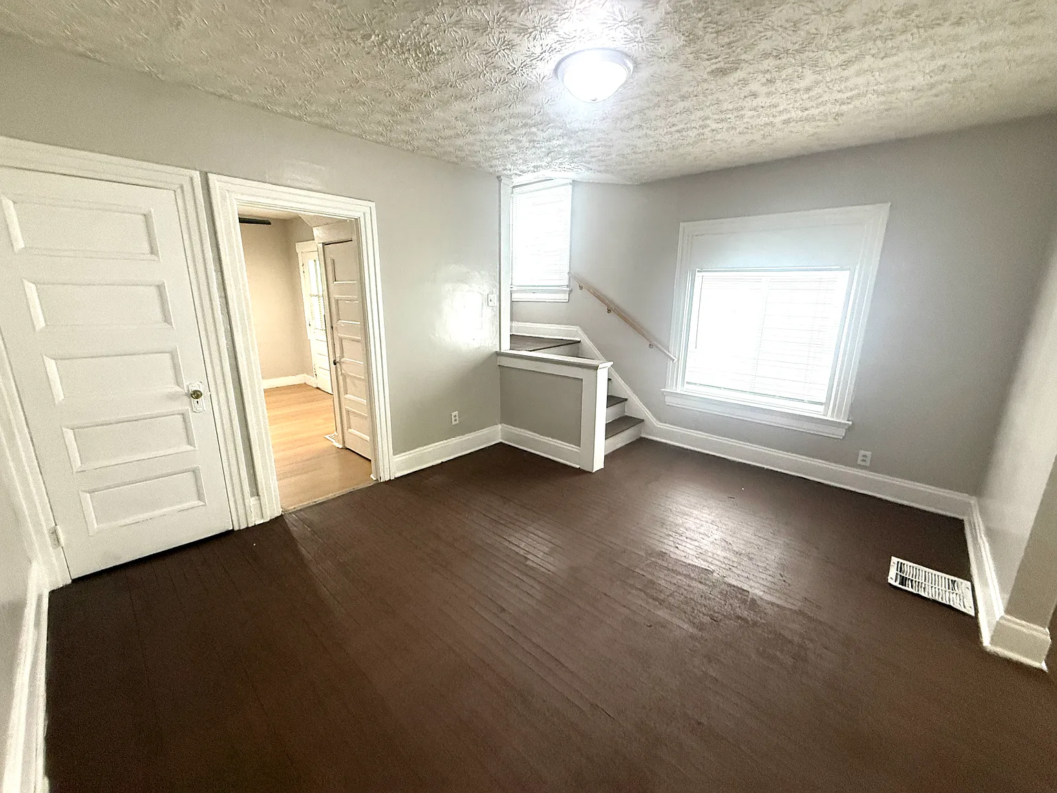 3 bed, 1600 sqft, $1,200 — Photo 4