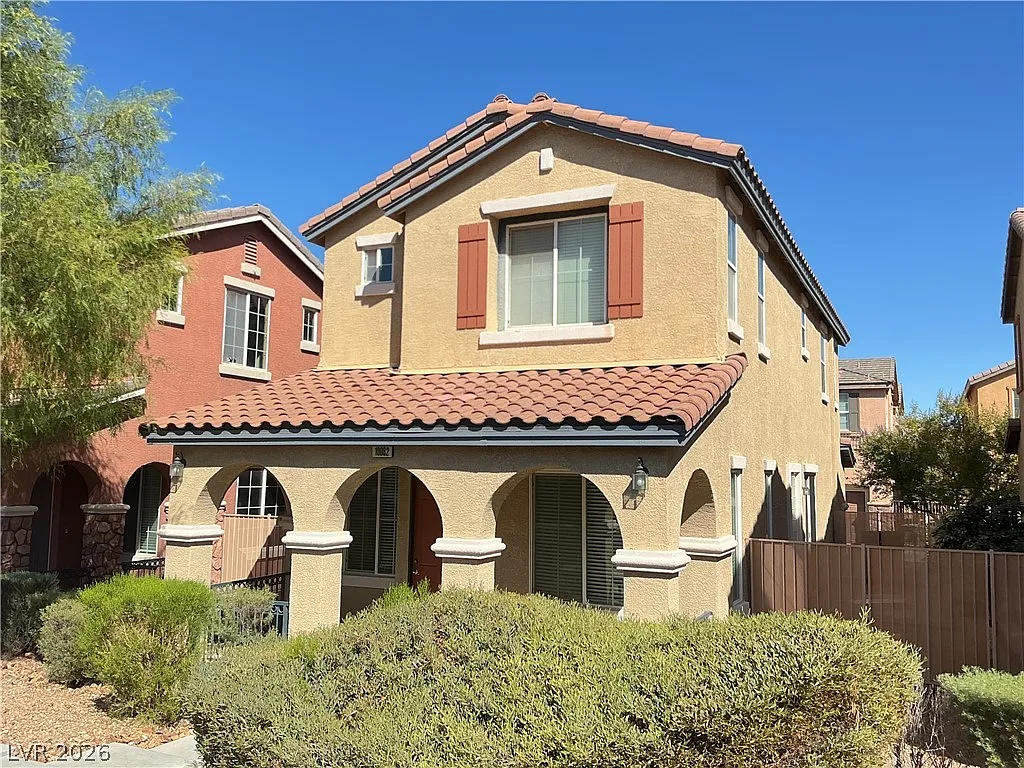 3 bed, 2.5 bath, 1596 sqft, $1,875 — Photo 2