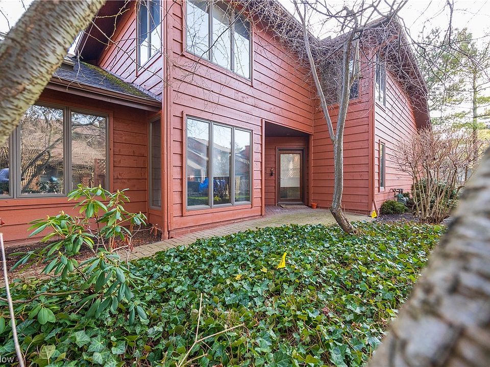 1st image of 25872 Fairmount Blvd