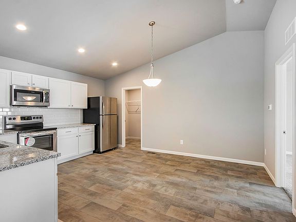 3rd image of 1716 Harper Grove Ln