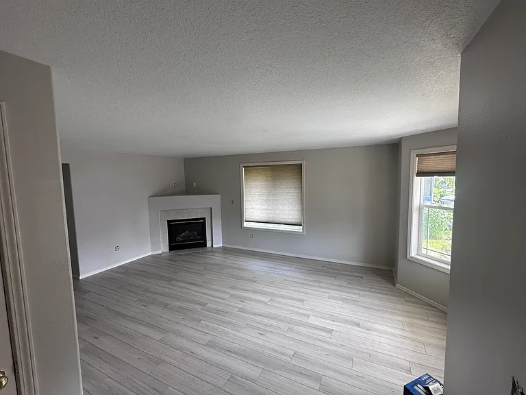 1409 SE 4th Ave — Photo 5