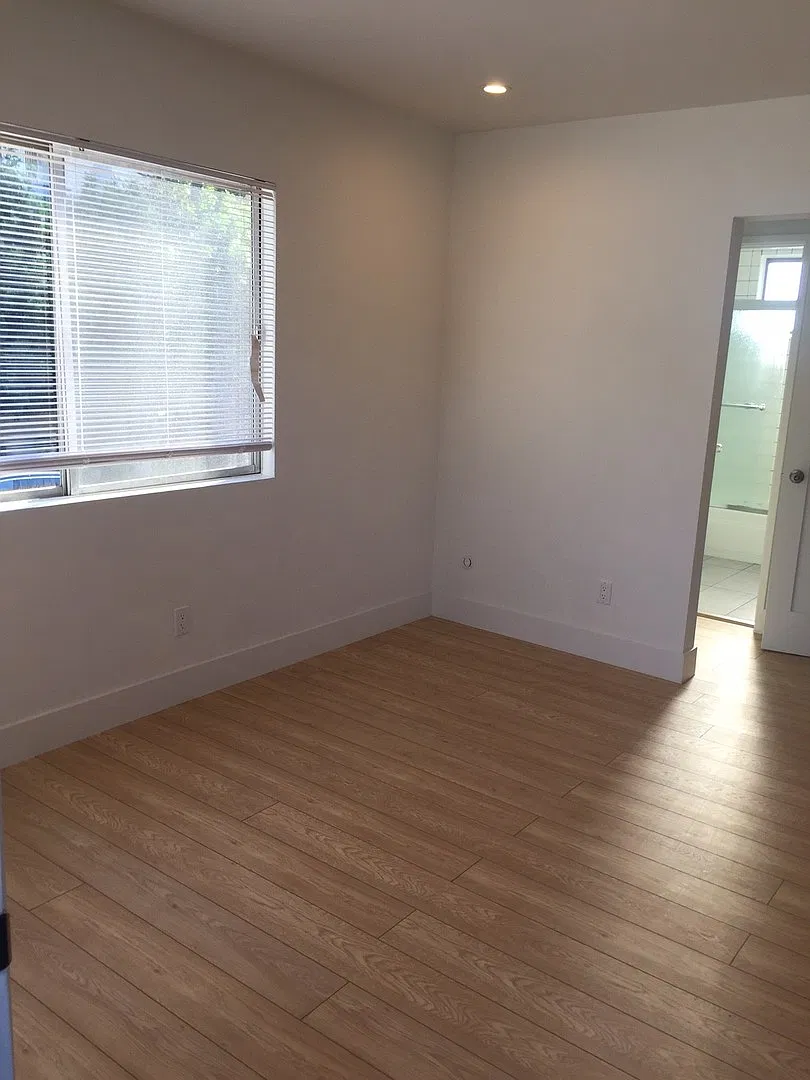 June Flats — Photo 3