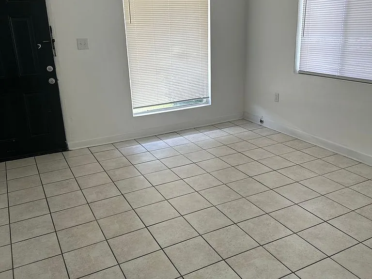 MP-Oak Tree Apartments — Photo 5