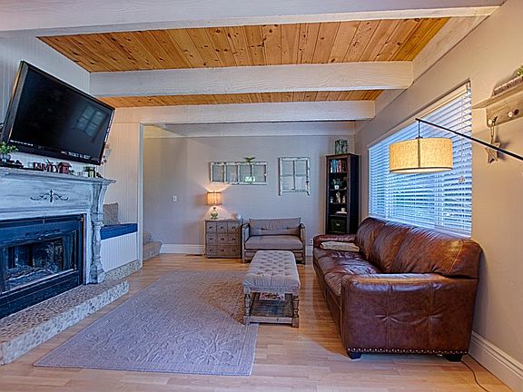 4th image of 834 Encino Dr
