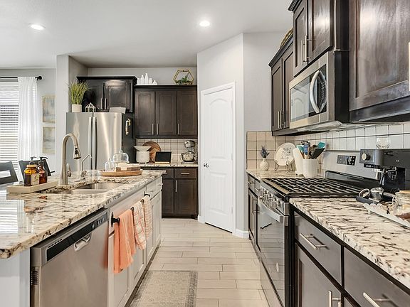 4th image of 816 Founders Rd