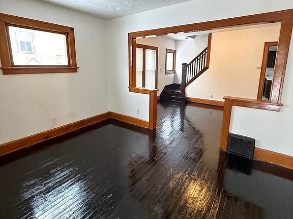 4th image of 1836 E 33rd St