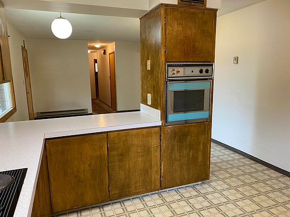 5th image of 205 E Houghton St
