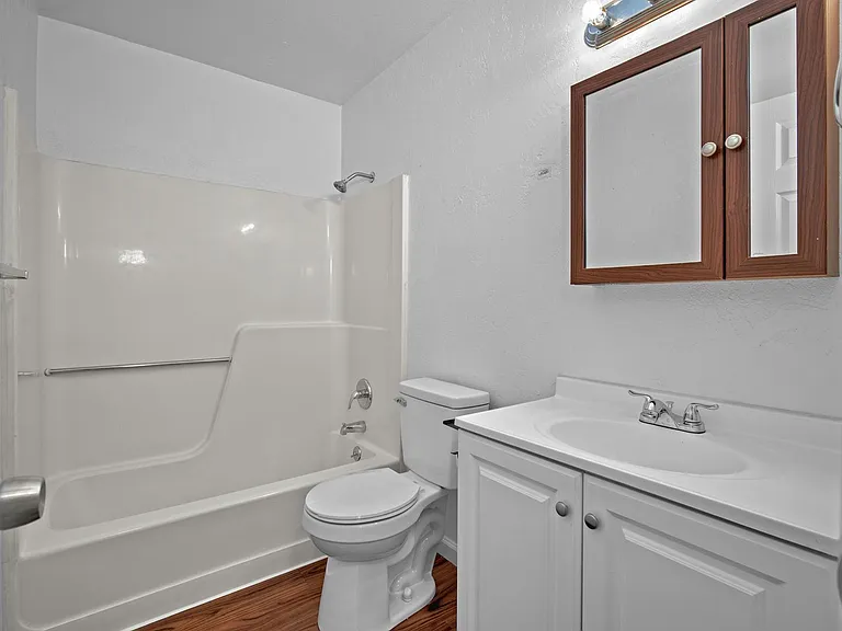 1535 Poplar Dr #10 — Photo 20