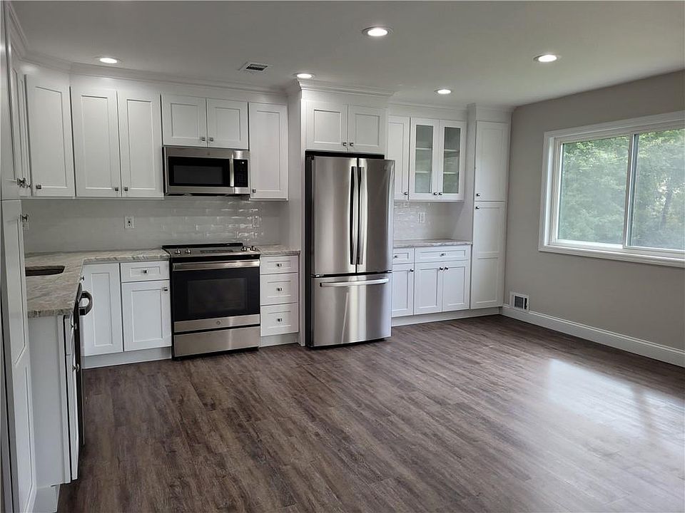1st image of 132 Columbia Court #D