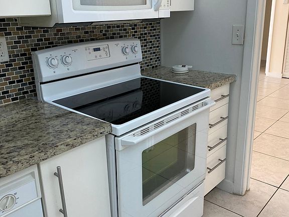 5th image of 210 Seaview Dr #410