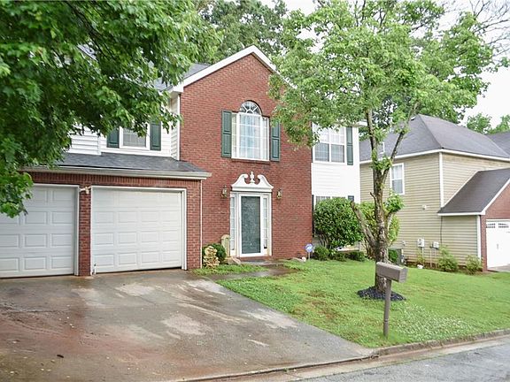 3rd image of 4490 Carriage Park Dr
