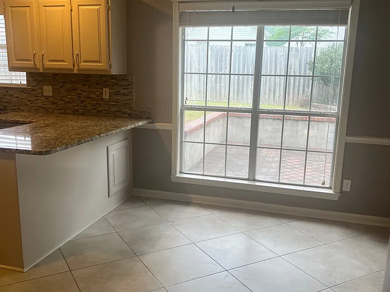 2319 Stoney Creek Dr — Photo 9