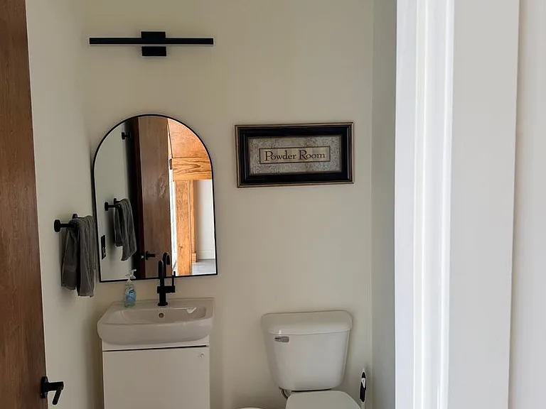 3535 Oswald St — Photo 4