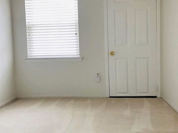 5th image of 222-21 141 Ave
