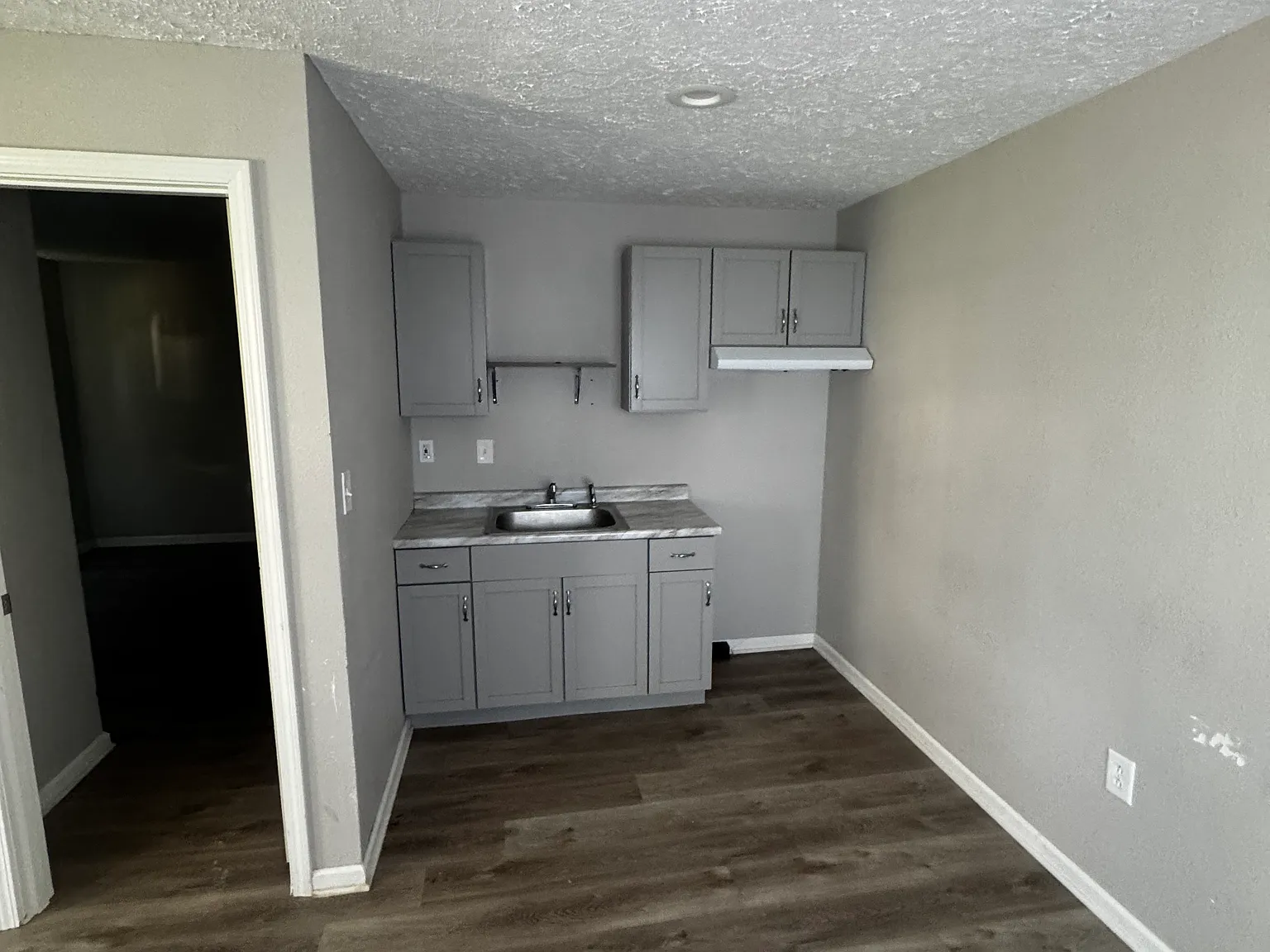 1 bed, 800 sqft, $875 — Photo 3