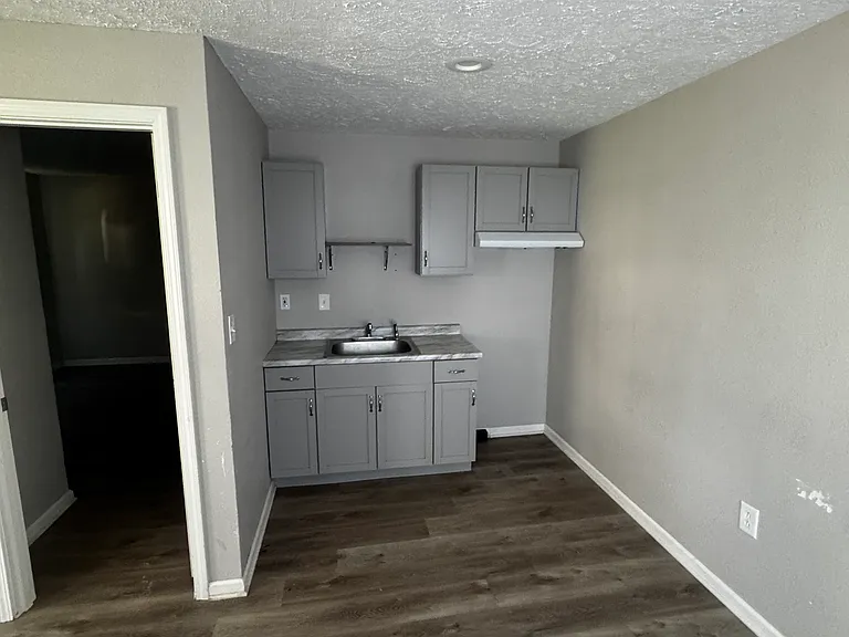 315 N Mickley Ave #8 — Photo 3