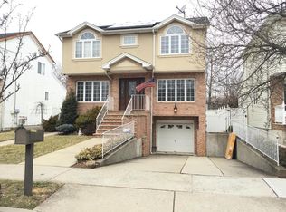 137 S Railroad St, Staten Island, NY 10312