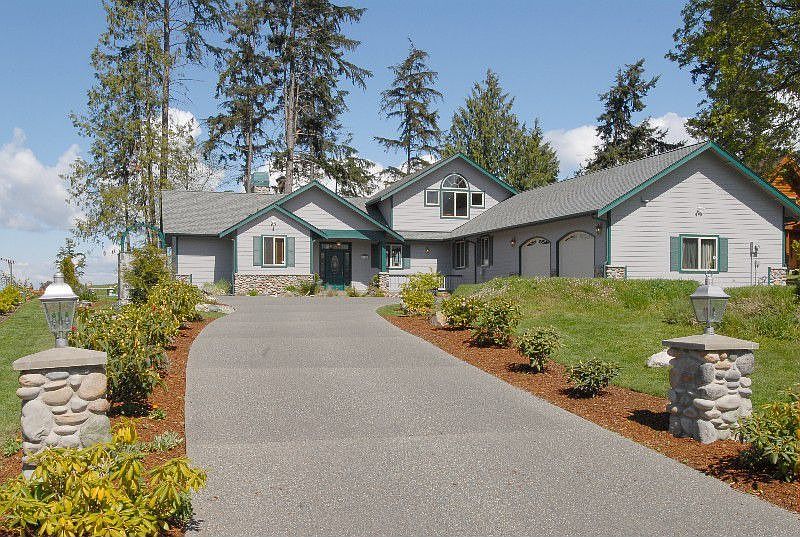1st image of 7606 NE Zachariasen Ct