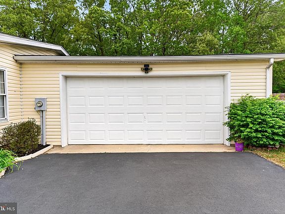 4th image of 114 E Holly Dr