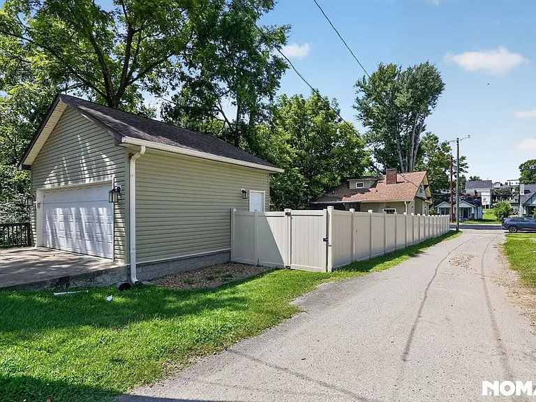 1040 Sharpe Ave — Photo 24