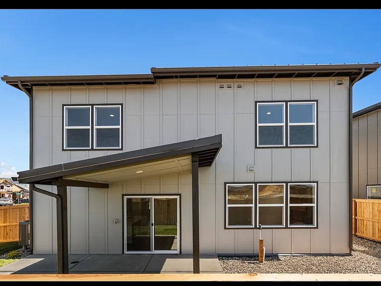 804 Accolade Loop — Photo 32