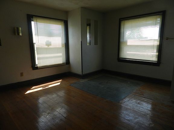 5th image of 204 N Longwood St