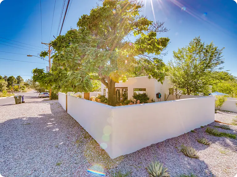 1202 Don Gaspar Ave — Photo 25