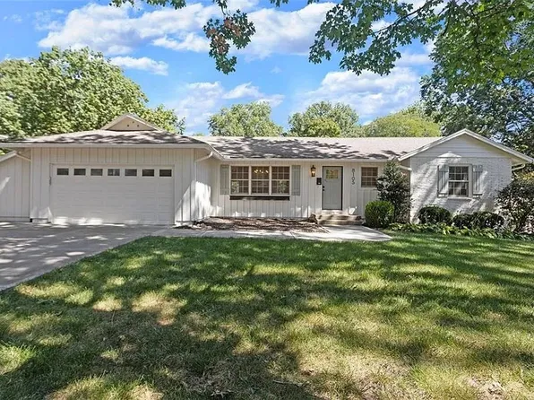 8105 Rosewood Dr, Prairie Village, KS 66208