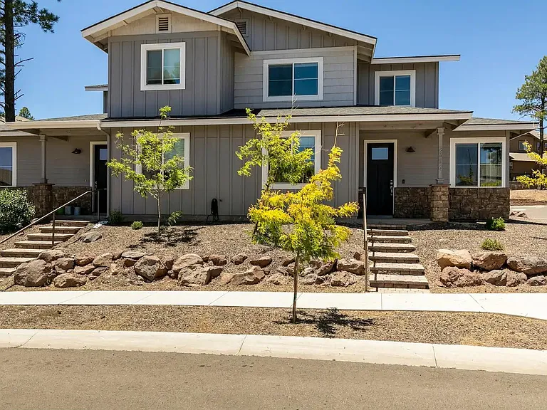 2556 W Clement Cir — Photo 39
