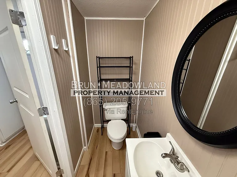 2250 Woodby Ln — Photo 22