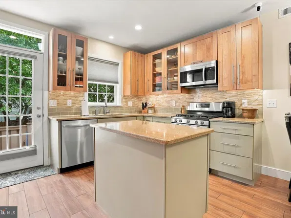 251 S Warnock St, Philadelphia, PA 19107
