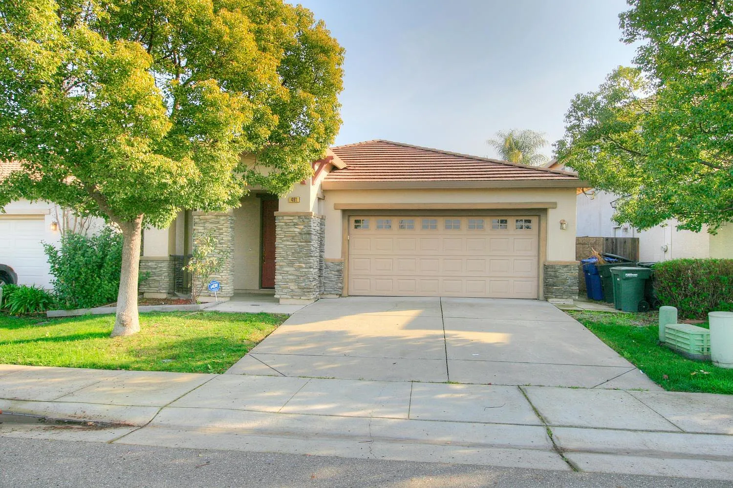 491 Greg Thatch Cir photo 1